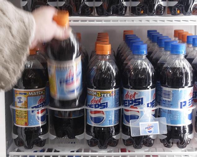 Instead of asking whether regular or diet soft drinks are healthier, people should question their daily sugar intake, a Purdue University professor said. 