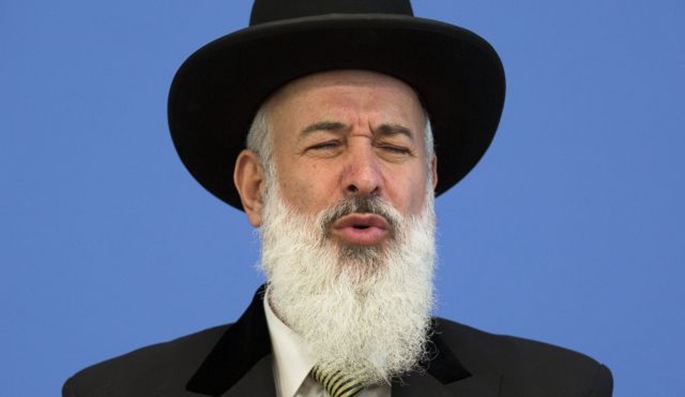 Askenazi Chief Rabbi Yona Metzger realises he has been rumbled.