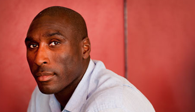 Sol-Campbell-posing-for-G-007