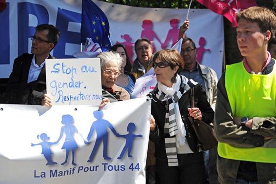 FRANCE-EDUCATION-WOMEN-GAY-RIGHTS-DEMO