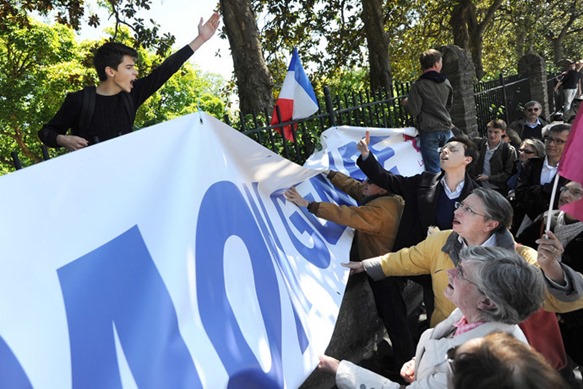 FRANCE-EDUCATION-WOMEN-GAY-RIGHTS-DEMO