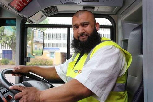 Muslim-Bus-Driver-Saves-Woman-in-Labor