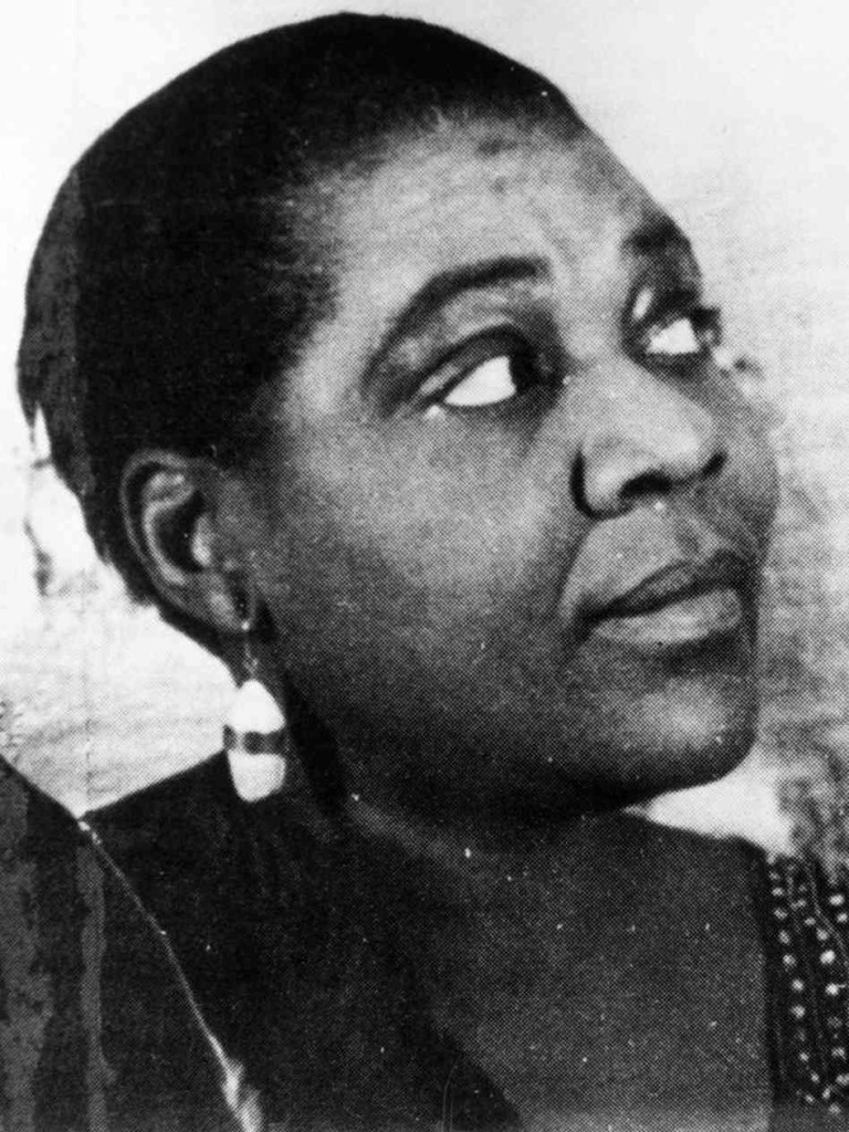 "Dat nigga bees stoobid, gis hays blaggazz nabbed n sheeet." -Bessie Smith