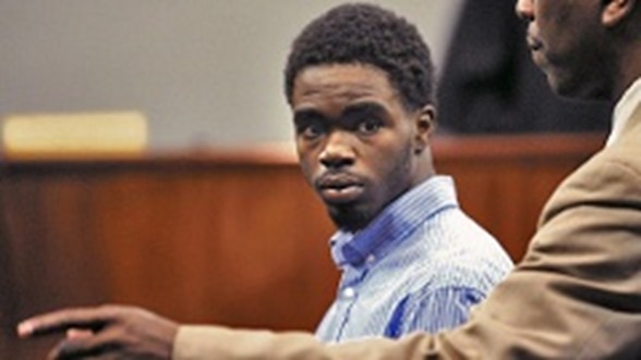 De-Marquise-Elkins-enters-Cobb-County-courtroom