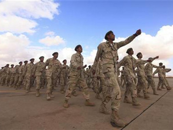 Libyan_soldiers_marching_400x300