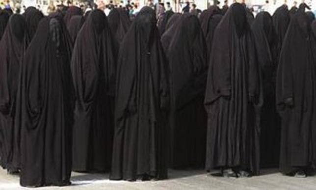 muslim-women-in-burqas-3