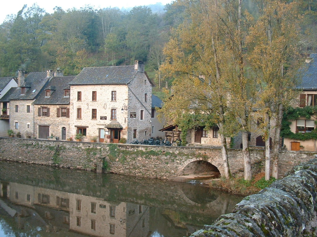 Rural France: This place is in serious need of a bunch of Moslems.