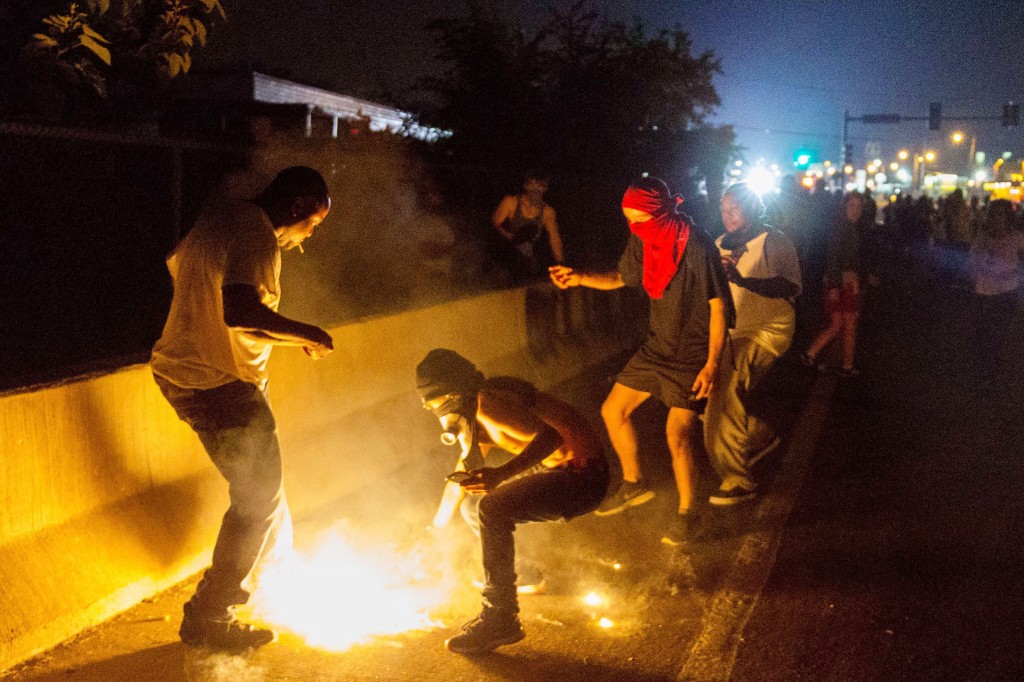 Ferguson riots continue in between police and protesters in Missouri **USA ONLY**