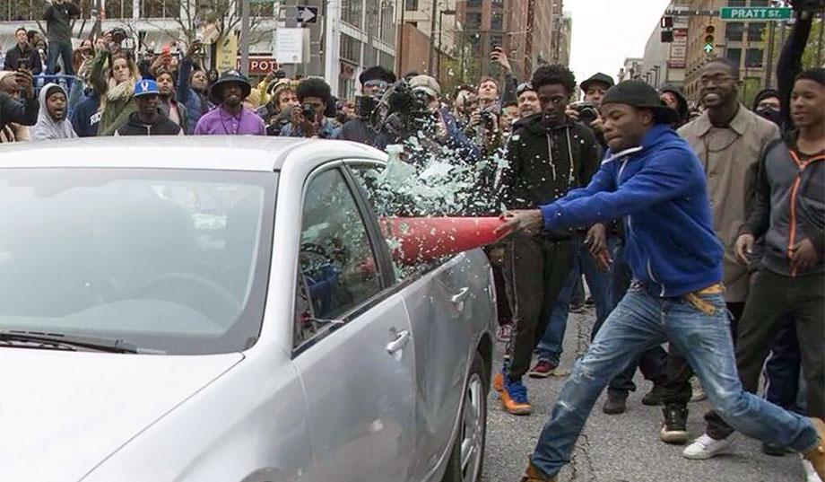 pic_giant_042715_SM_Baltimore-Riots-G_0