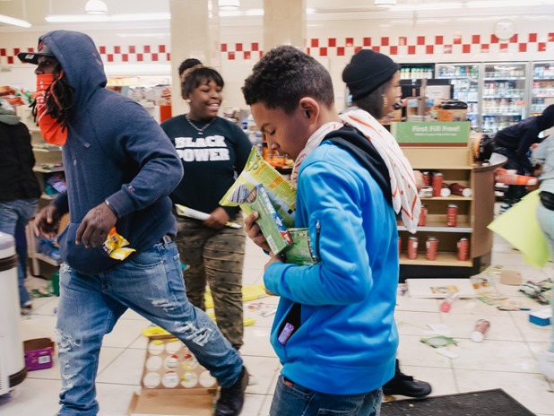 Baltimore-Looting-4