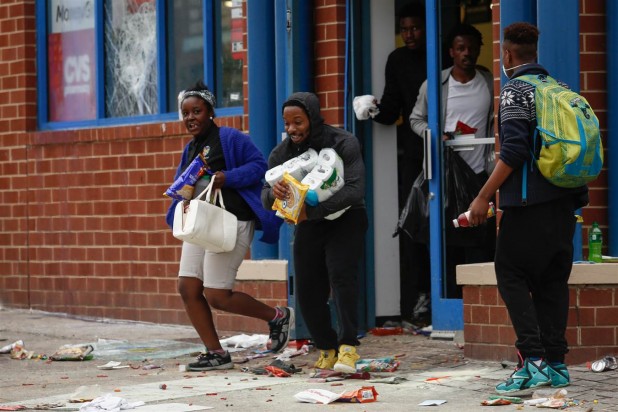 baltimorelooting]