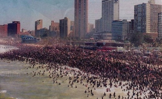 Before-And-After-Pictures-of-Apartheid-Beaches-in-South-Africa-008