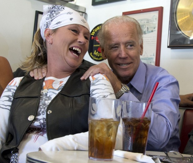 Vice President Joe Biden visits with patrons over lunch at Cruisers Diner, Sunday, Sept. 9, 2012, in Seaman, Ohio.  (AP Photo/Carolyn Kaster)