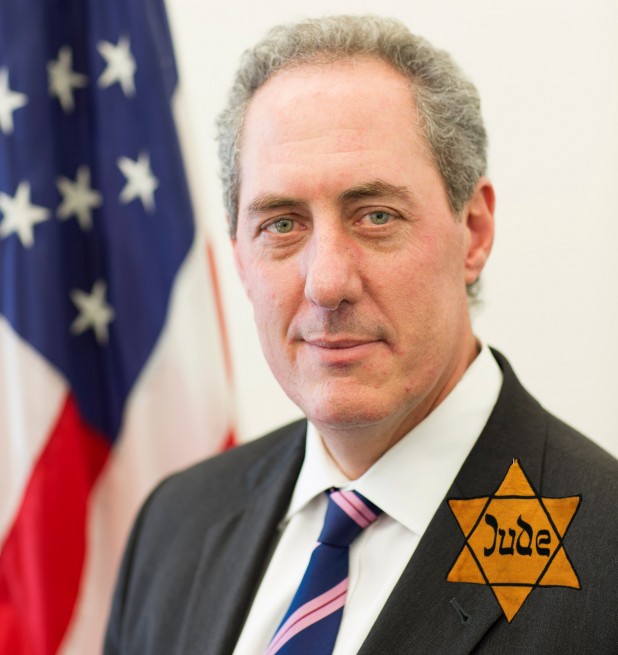 Michael Froman, Assistant to the President  and Dep. National Security Advisor for Int'l Economics, in his office at the EEOB, in Washington, May 1, 2013. (Official White House Photo by Lawrence Jackson)