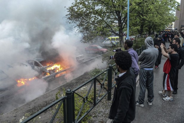 These hundreds of thousands of gang-raping rioters aren't going to pay for themselves, Sweden!