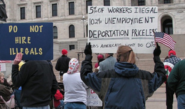 immigration_protest_mn_283391537