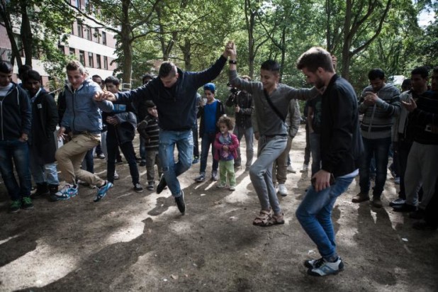 dancing-syrian-men-use-one