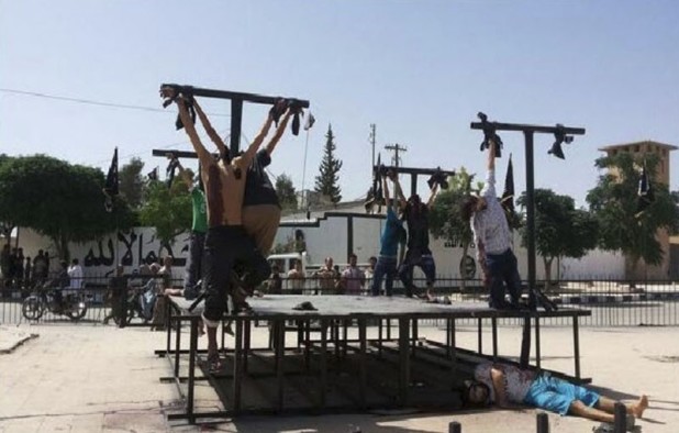 Aleppo-crucified-Christians