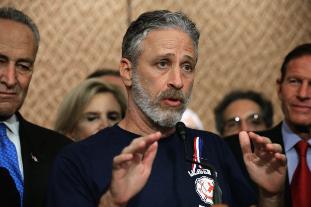 Jon+Stewart+Appears+Capitol+Hill+Support+James+NQLzRNIABsdx