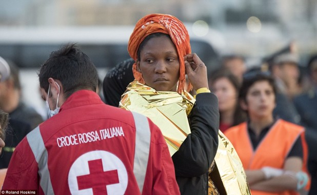 332B5D9300000578-3539484-Help_Although_there_were_some_25_women_among_the_new_arrivals_th-a-70_1460636876449