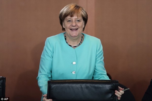 366FCF2600000578-3704112-German_Chancellor_Angela_Merkel arrives_for_the_last_cabinet_mee-a-23_1469237027416