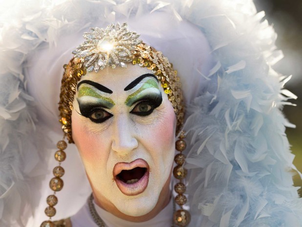 facebook-wont-back-down-from-requiring-drag-queens-to-use-their-real-names
