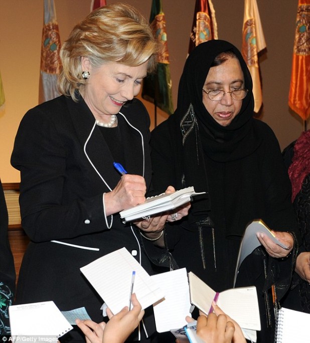 3777CAA100000578-3751777-US_Secretary_of_State_Hillary_Clinton_2nd_L_is_pictured_with_Sal-m-16_1471801572306