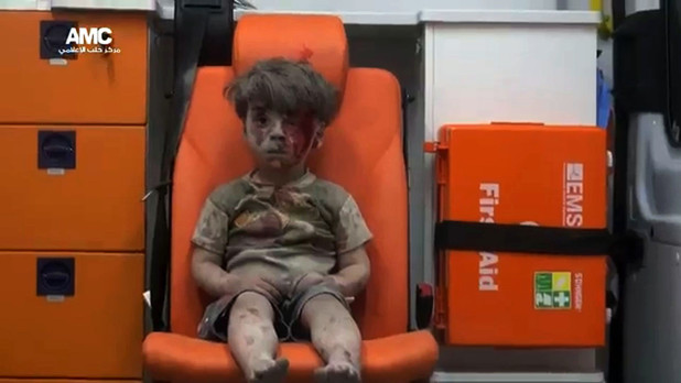 la-fg-syria-ambulance-boy-20160818-snap