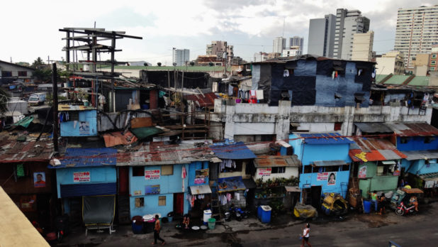 2-manila-poverty-shacks-3