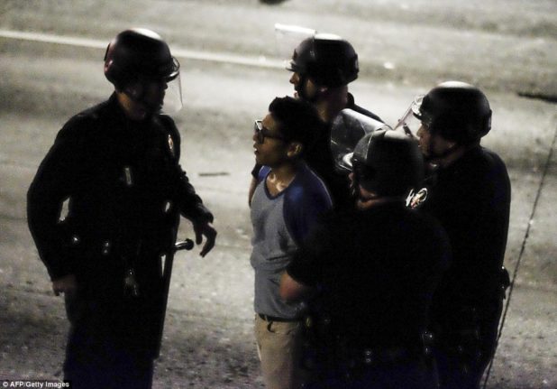3a3b2b2500000578-3922098-los_angeles_police_arrested_a_man_after_demonstrators_shut_down_-a-15_1478776851427