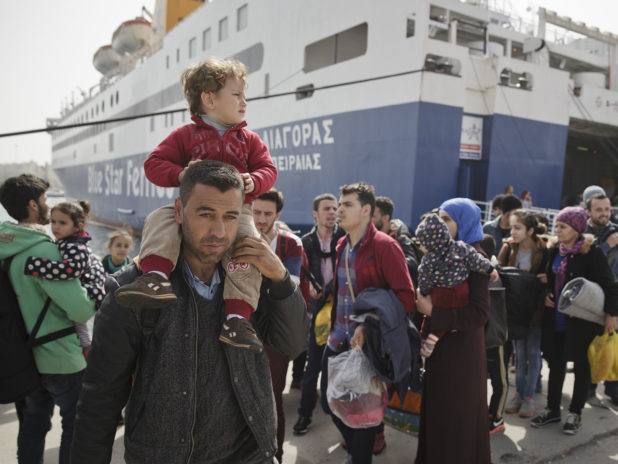 greece-refugees-ferry