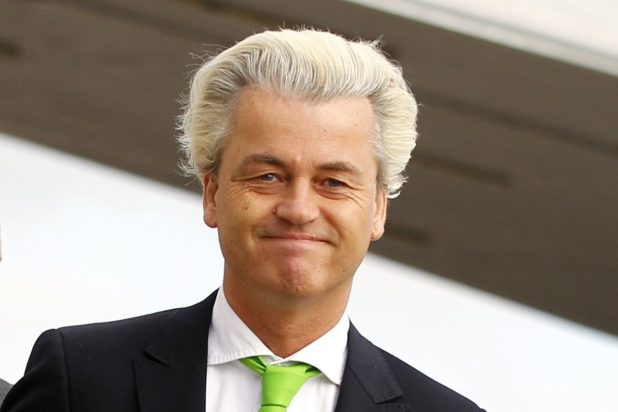 DEN HAAG - PVV-leider Geert Wilders bij basisschool De Walvis waar hij zijn stem uitbracht op een kandidaat voor het Europees Parlement. ANP BAS CZERWINSKI