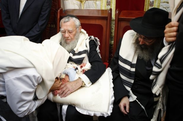 jews-suck-baby-penis-pedophile-rabbi