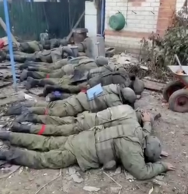 Russian POWs seen preparing to strike