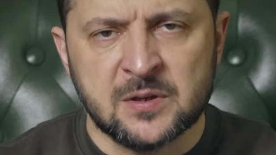 Slurring and Out of Breath, Zelensky Announces Personnel Changes, Bans Officials from Leaving the Country