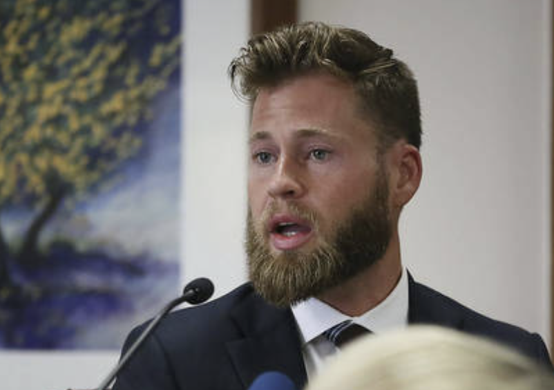 Owen Shroyer Pleads Guilty to 1/6 “Restricted Area” Behaviors, Faces Up to a Year in Prison