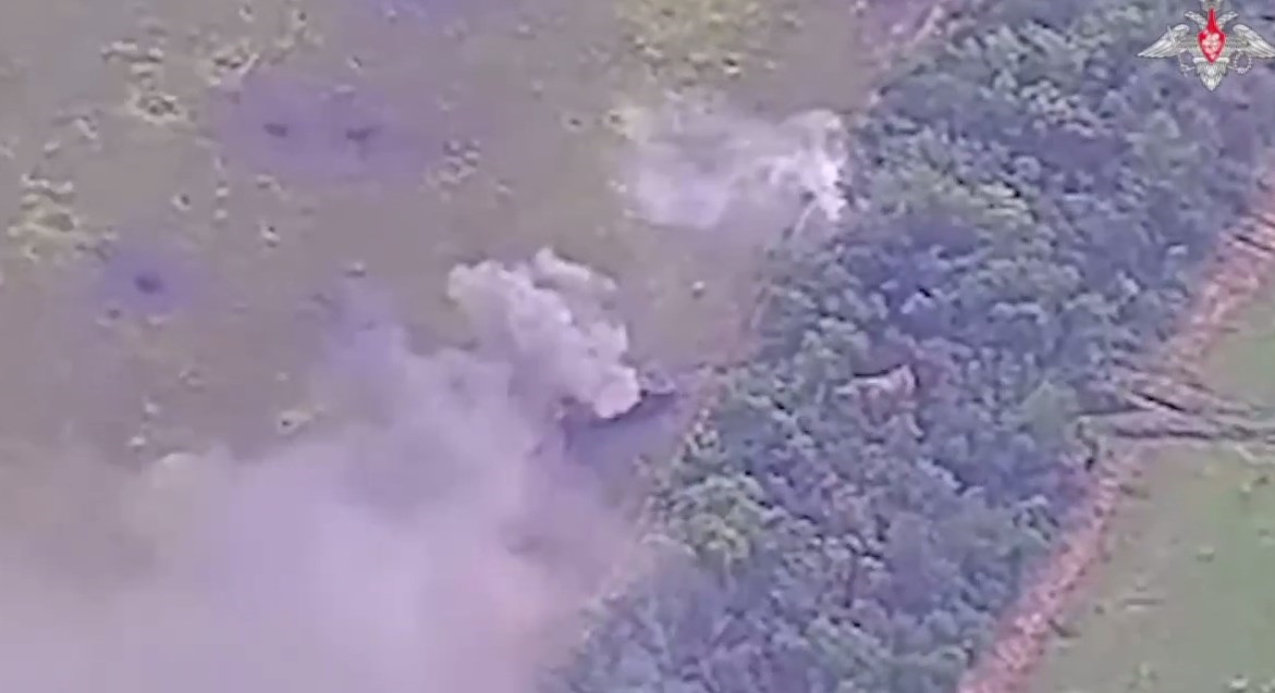 Ukie Madmen Just Driving Leopard Tanks and Other Heavy Equipment Into the Line to Get Blown Up