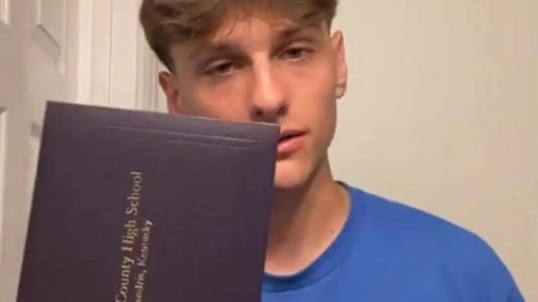 High Schooler Apologizes for Spreading Christianity at Graduation Ceremony
