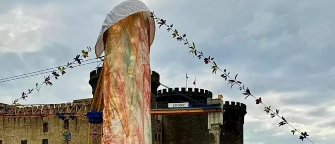 Italy: Fascists Whine After Giant Dick is Erected in the Middle of Naples