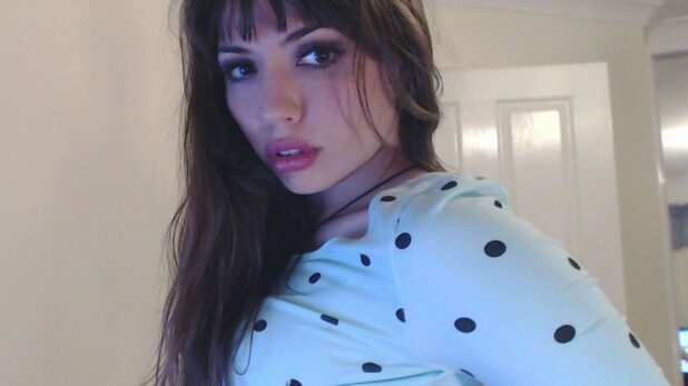 If you met a typical girl on the streets of Damascus before the jihadists took over, she would be wearing polkadots and looking at you with what is known as "the polkadot gaze." 